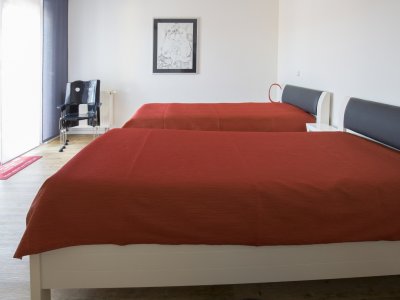 Schlafzimmer mit zwei Betten